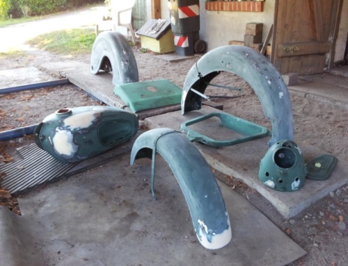 Restauration BMW R60-Gespann: Blechteile werden lackiert (Teil 4)